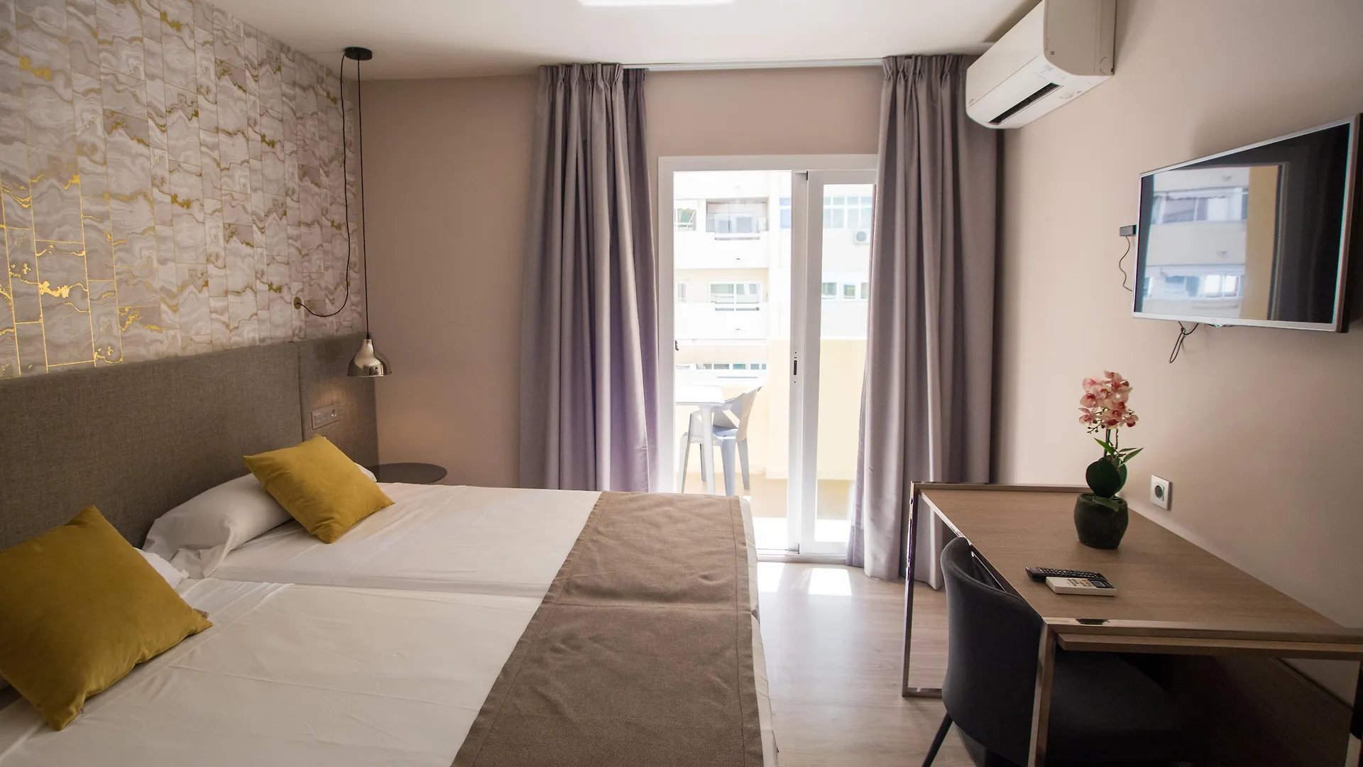 Ona Marbella Inn 3*,