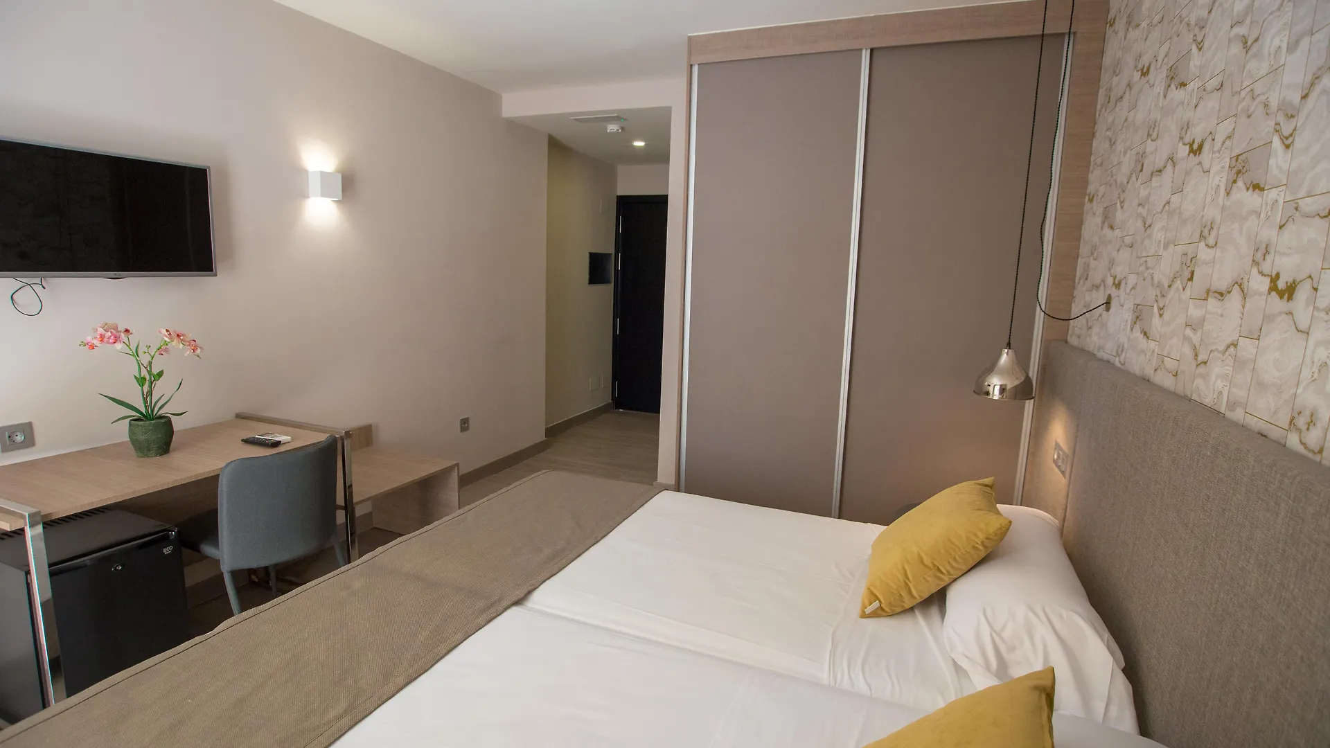 Ona Marbella Inn 3*,